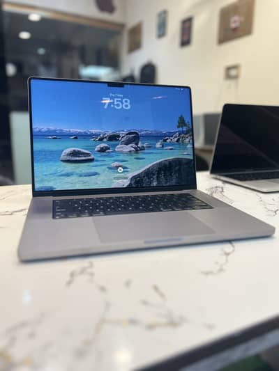 M1 pro 2021 16.2 inch 32 Gb Ram liquid Retina XDR Diplay