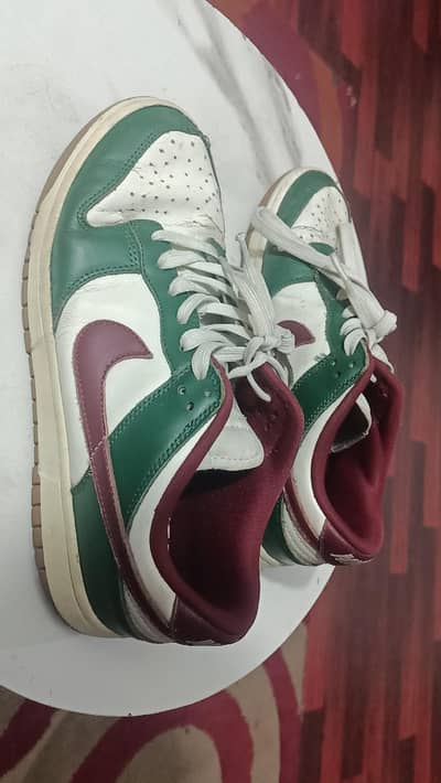 Nike Dunk Low Retro "Gorge Green Team Red"