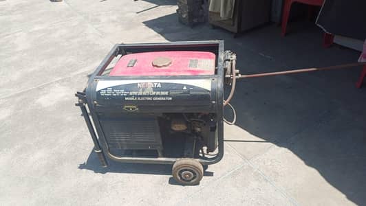 3500 Watt Generator for sale sab ok ha! Gass or Petrol dono pa