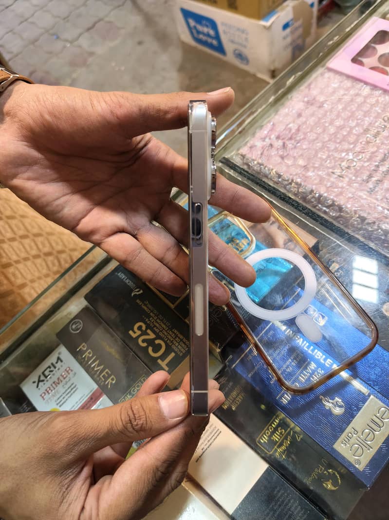 iphone 14 pro 2