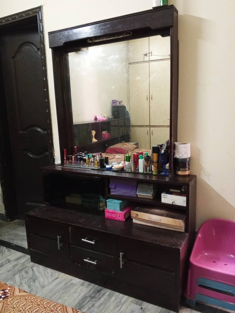 Dressing Table(wood) 0