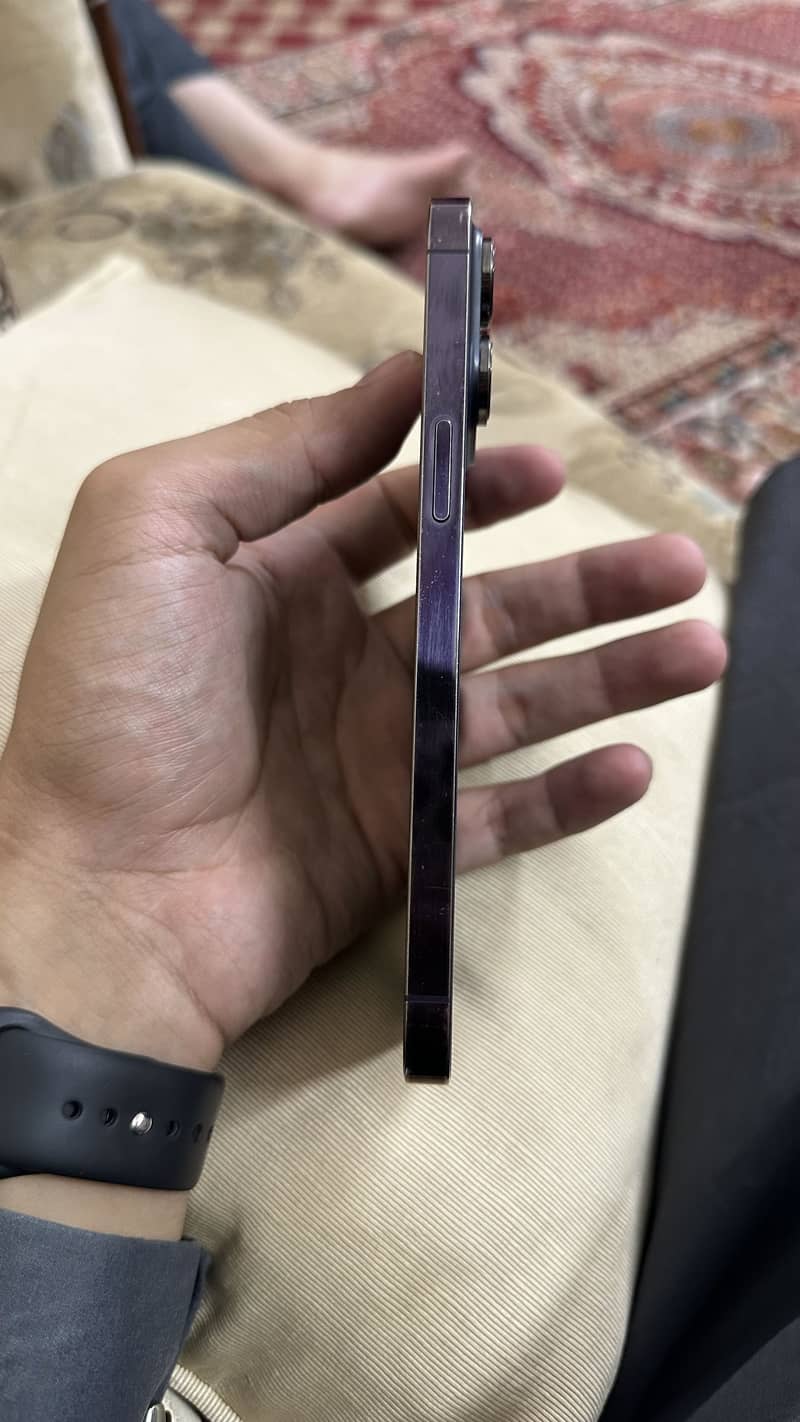 iPhone 14 Pro Max 0