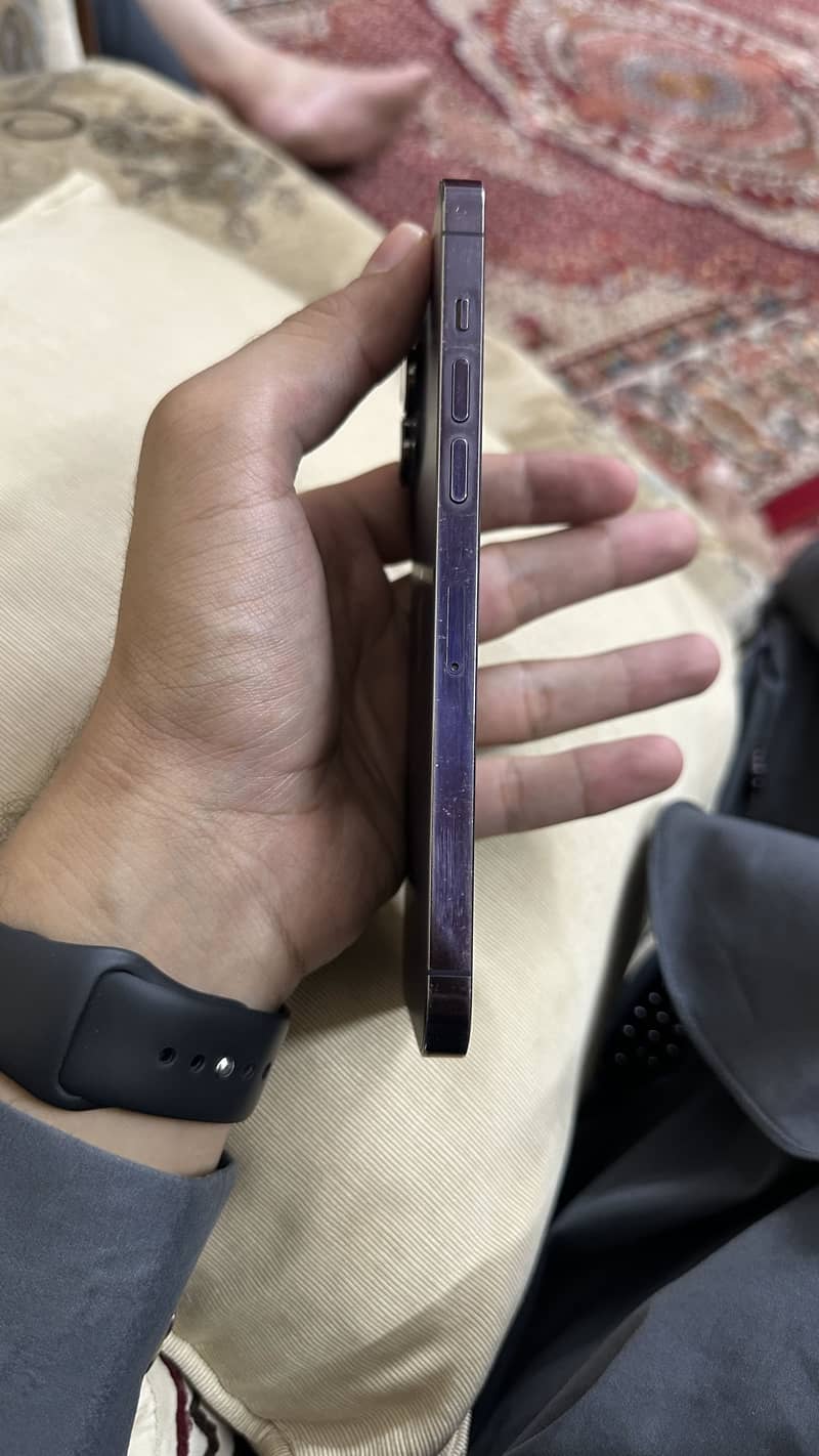 iPhone 14 Pro Max 4