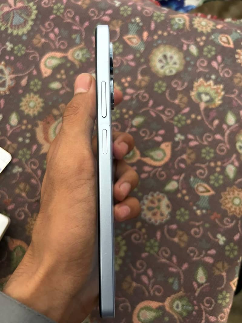 Realme Note 60 4