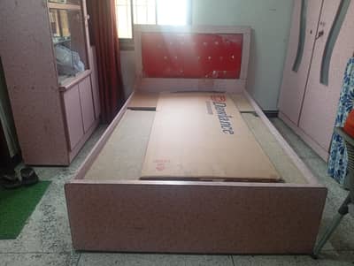 Queen size bed,,two door wardrobe,divider