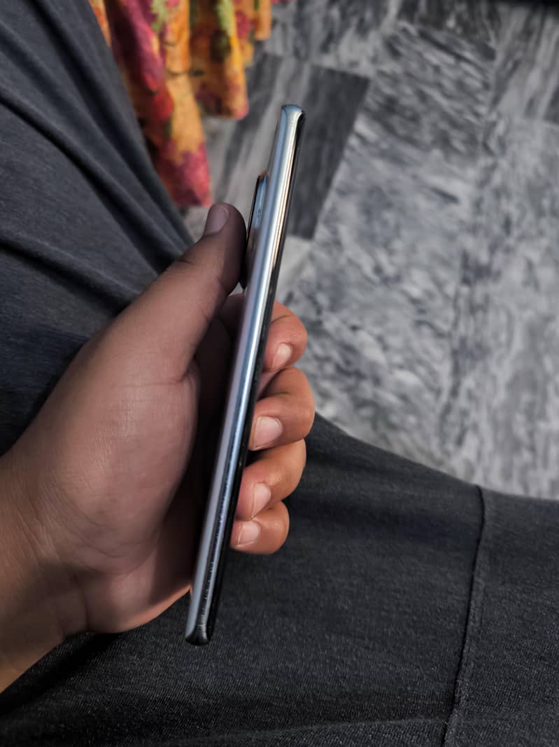 Tecno spark 20 pro plus 4
