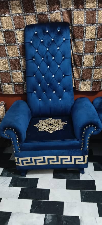 singe sofa chair