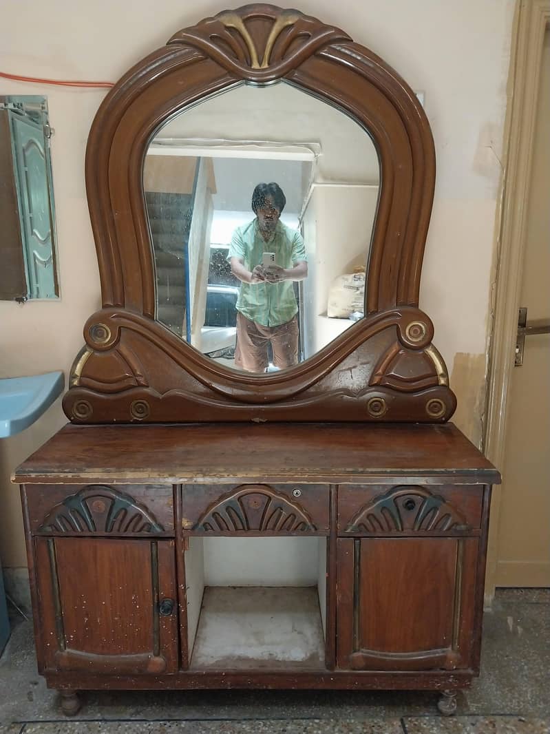 Dressing Table 0