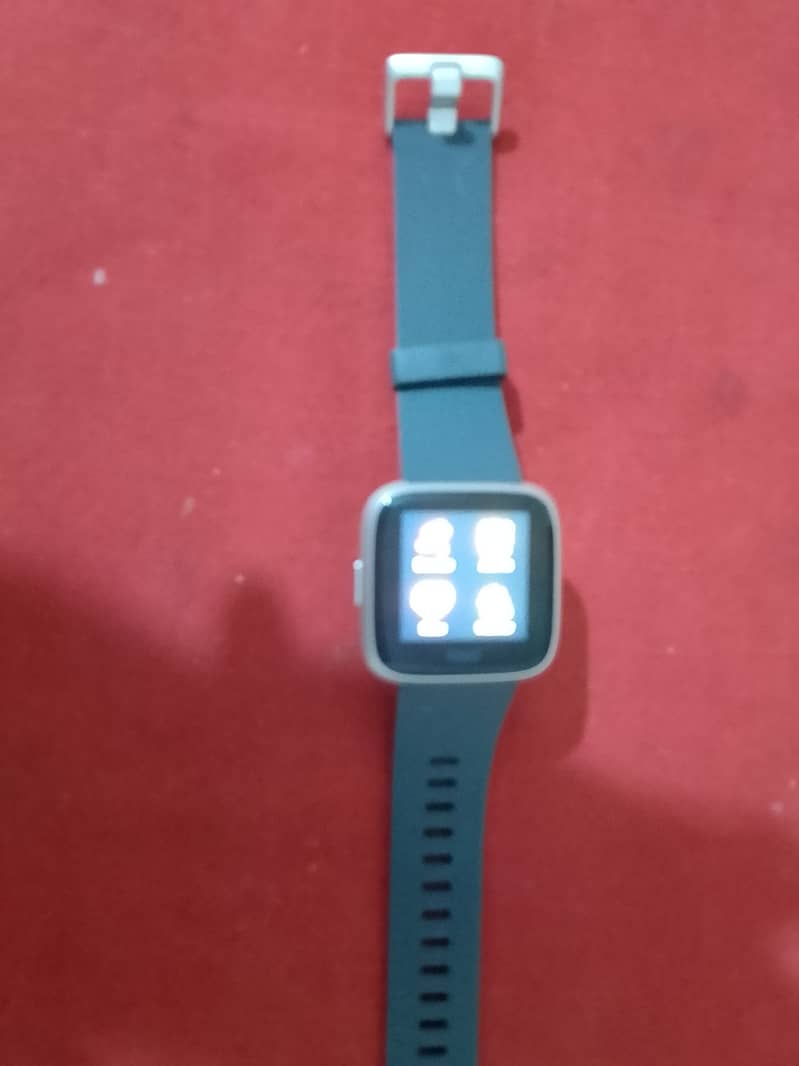 Fitbit Versa Smart Watch 7