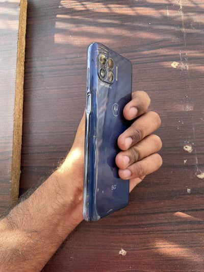 Motorola One 5G UW