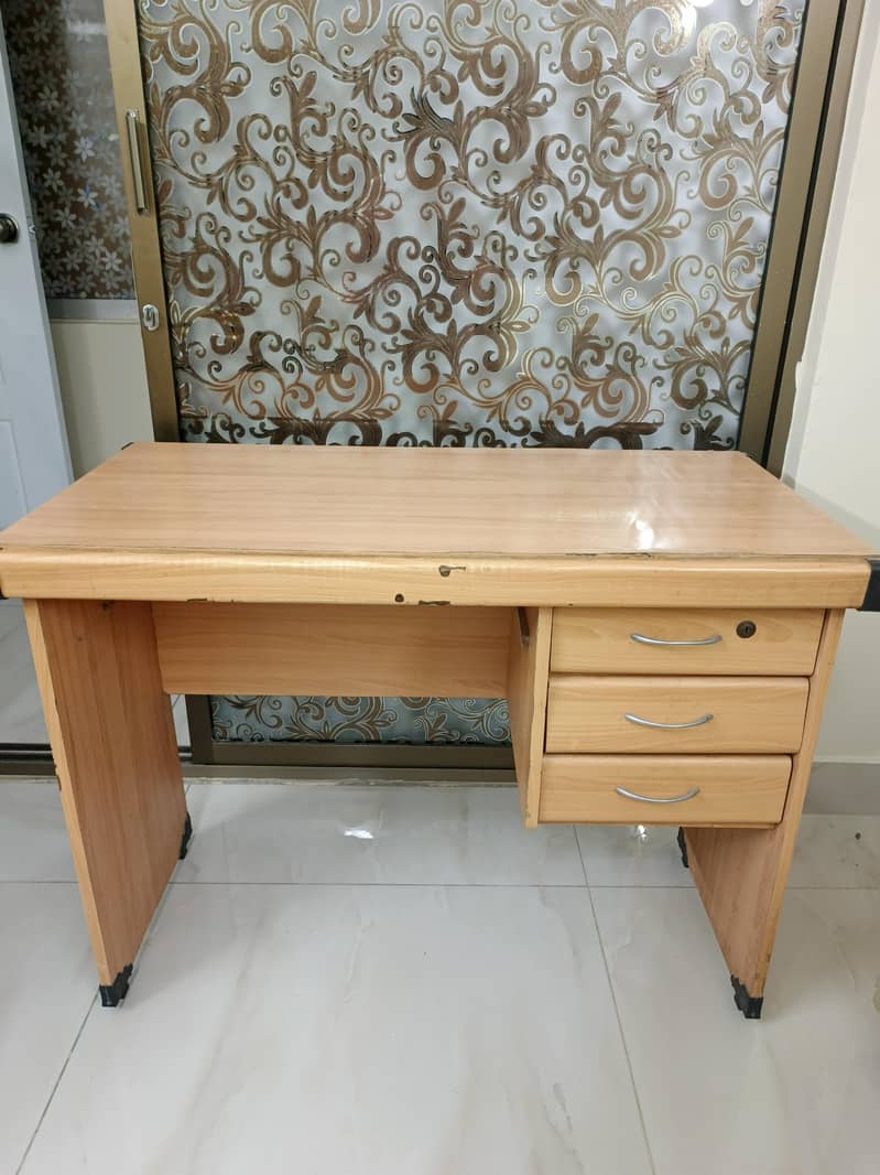 Study table 0