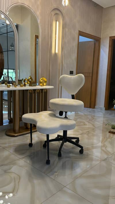 Pinterest Style Chair (Brand New)