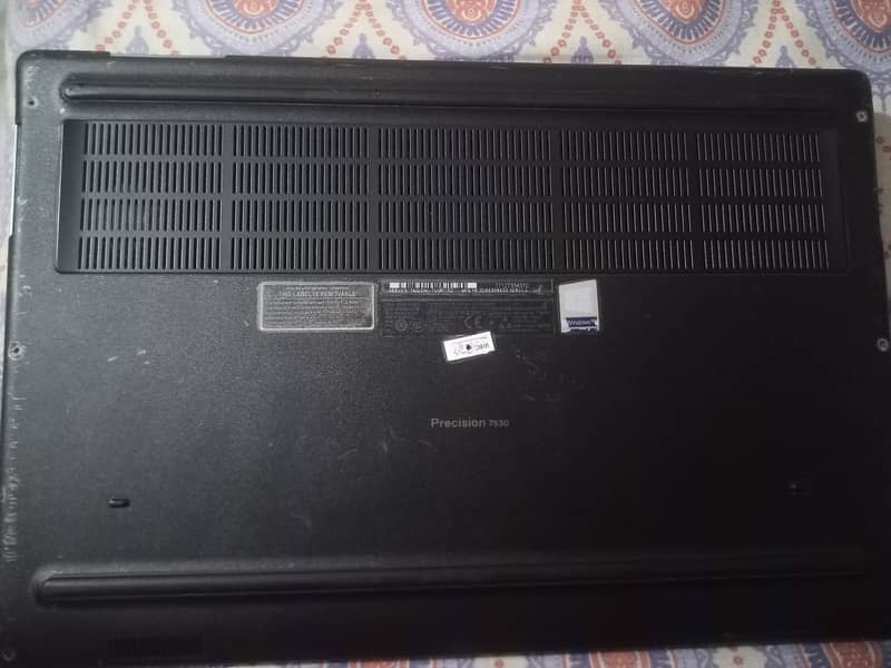 Dell Precision 7530 1
