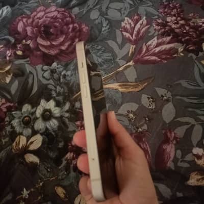 I phone 13 jv 128 gb 73 bettery 10/10 ha argent sale