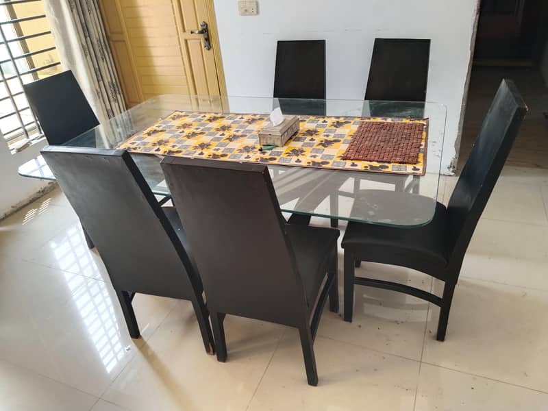 Dining table 0