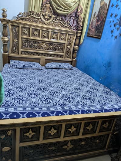 Deco paint Chinoti Wooden Bed set