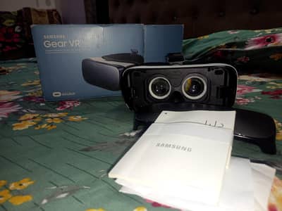 Samsung Gear VR (SM-R322) — Powered by Oculus