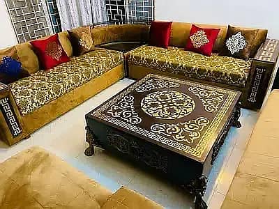 Antique Design Center Table & Coffee Tables Set