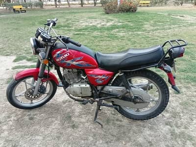 Suzuki GS 150 2017