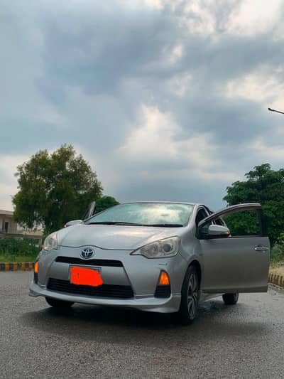 Toyota Aqua G LED Soft Leather Selection 2015 – Special Edition Hybrid