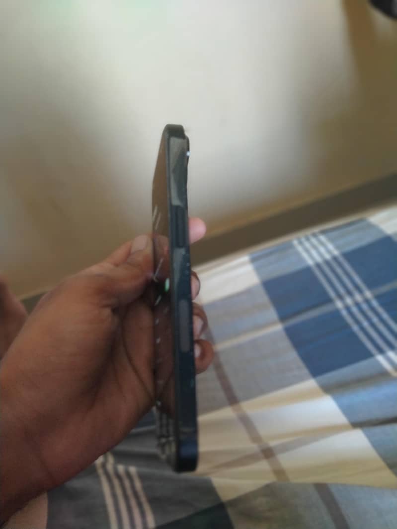 iPhone 13 jv 1