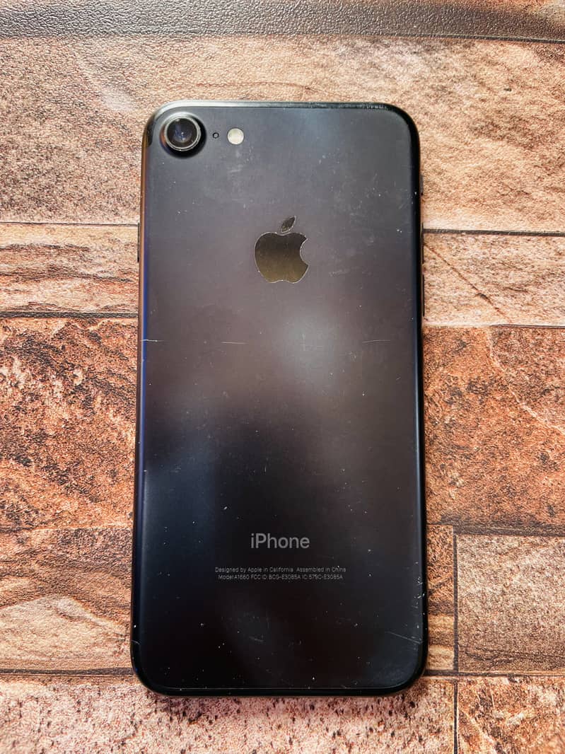 Apple iPhone 7 0