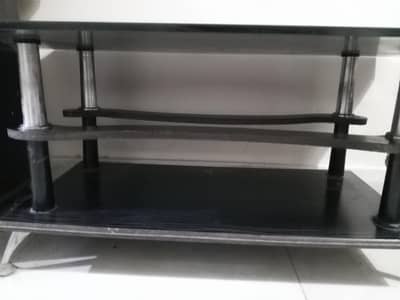 Center Table in Excellent condition for sale