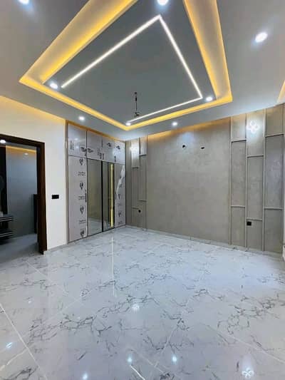 BEAUTIFUL UPPER PORTION FOR RENT AVAILABLE
