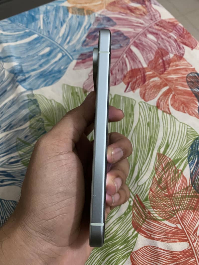 Google Pixel 9 4