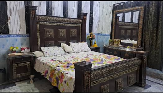 2 Master luxury bed for sale with dressing table,sight table,mattress