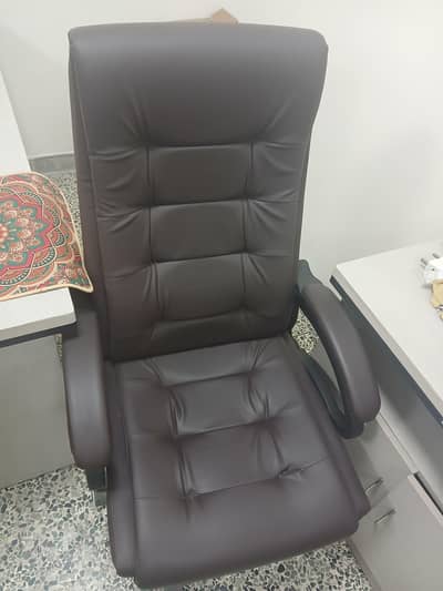 office chair like new