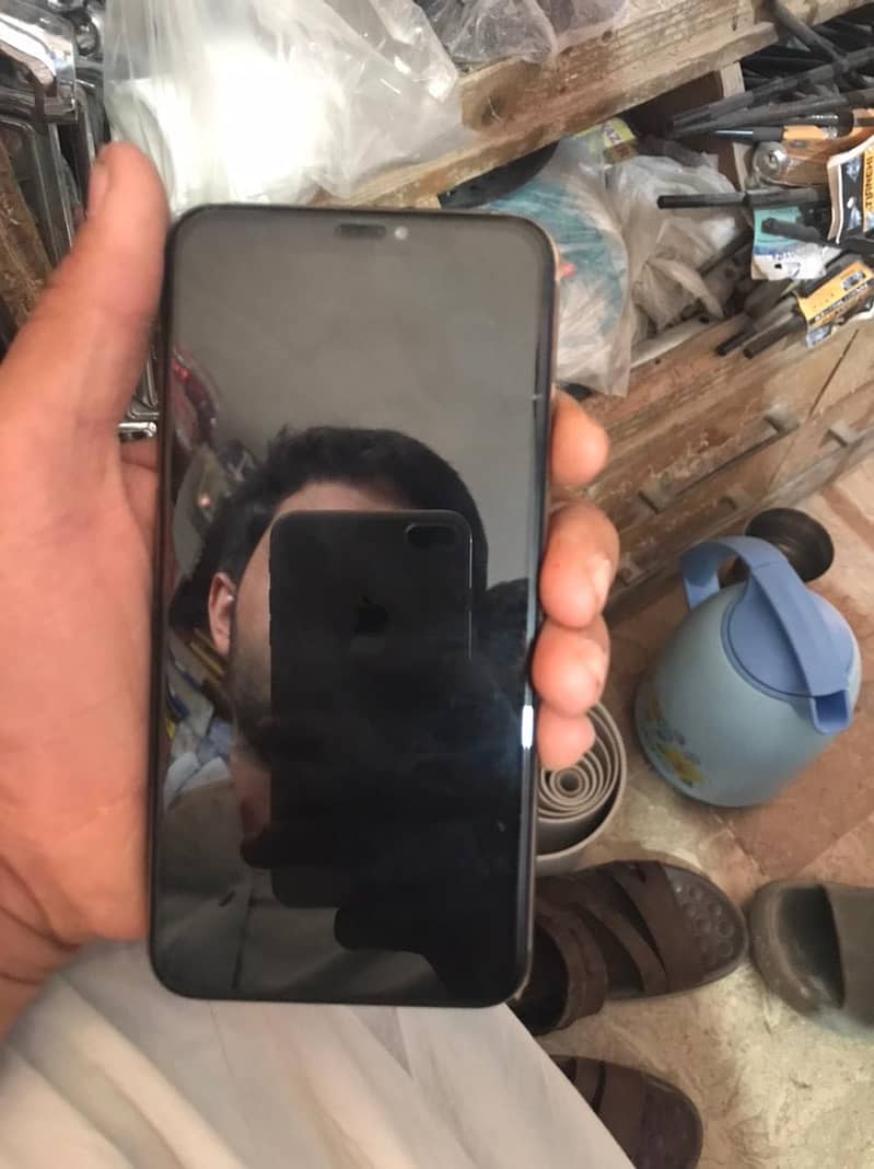 iPhone 0