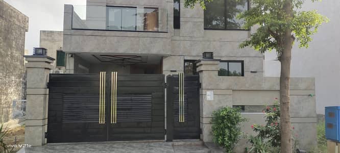 I RENT OUT A 7 MARLA HOUSE IN LAKE CITY