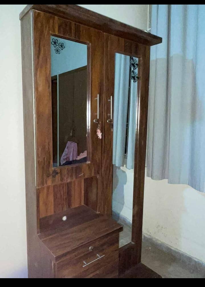Dressing Table 0