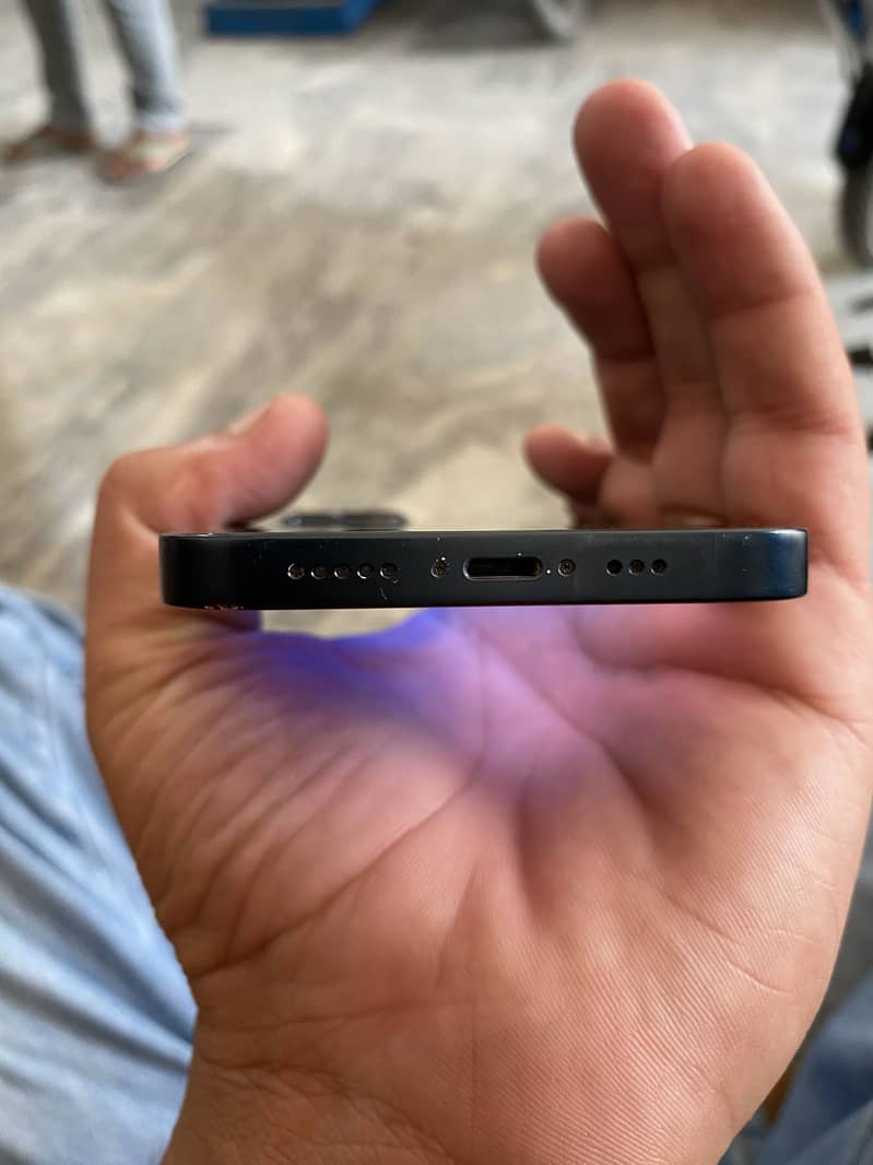 iPhone 13 7