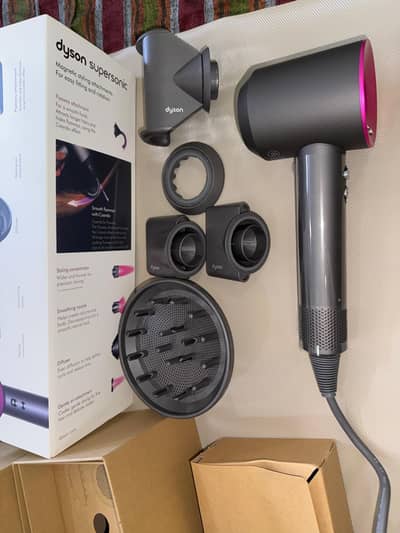 Dyson SuperSonic Box Open Never used