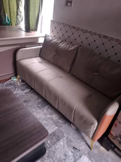 OfficeOffice Furniture Khaki Colour Almost no Used 95% new