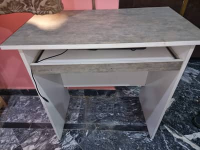 4x2 Computer Table / Study Desk with Keyboard Tray Excellent Condition
