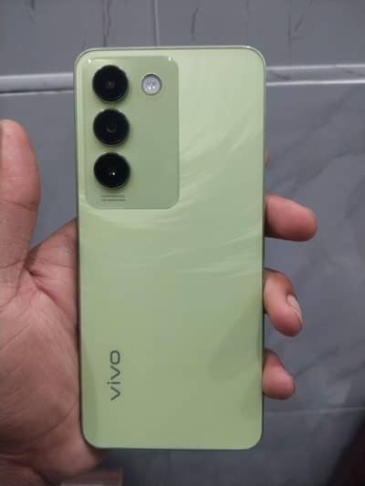 Vivo y100