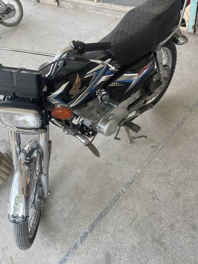 Honda 125 black color 2025 model