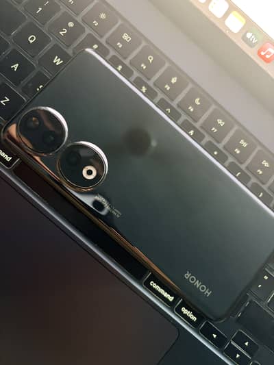 Honor 90