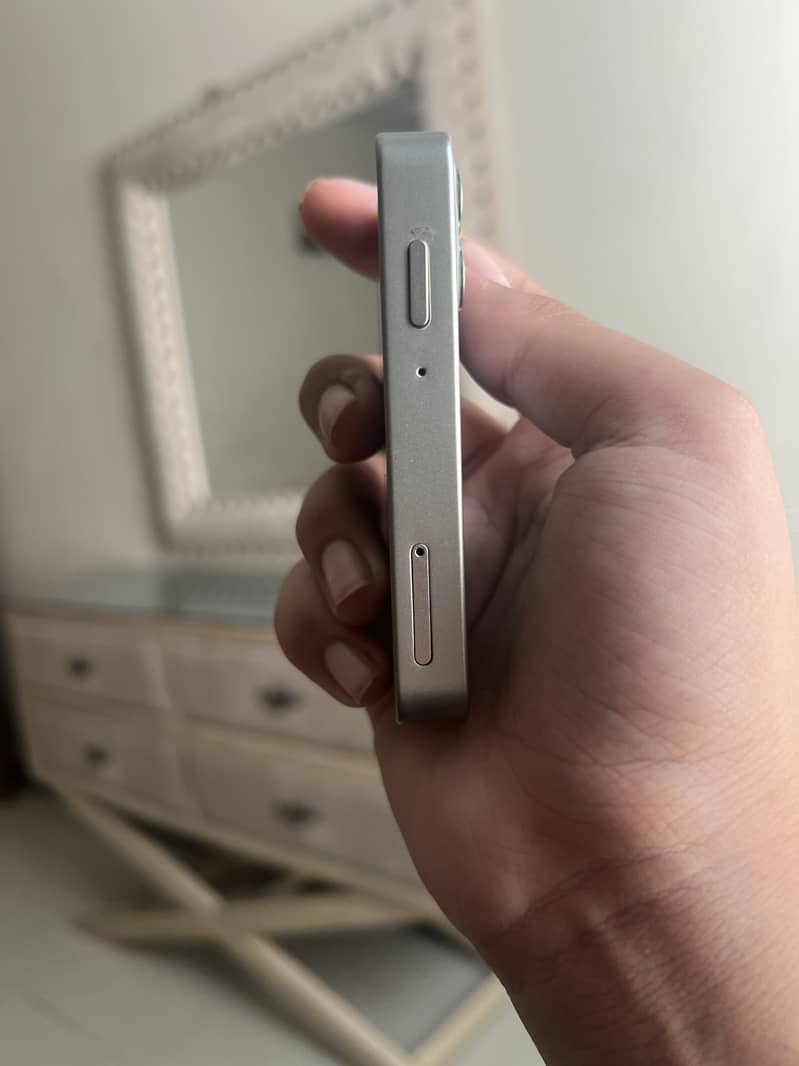 Mini iphone17 3