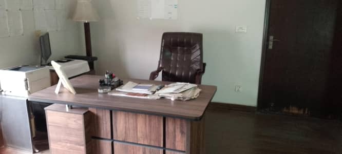 A+ condition office desk