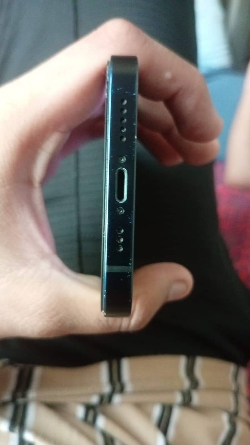 iPhone 12 1