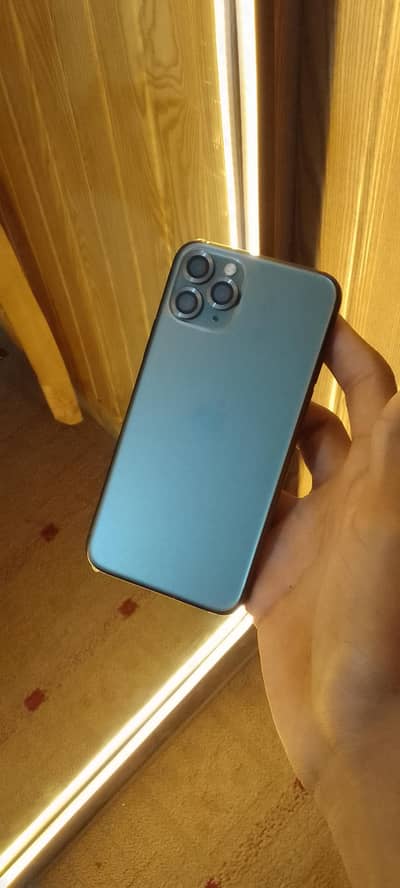 11 pro 4/64 water pack