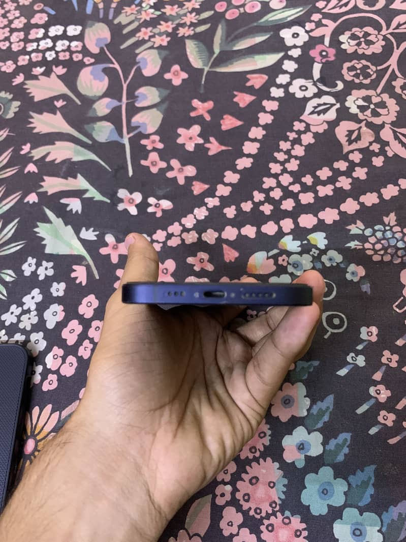 IPHONE 12 0