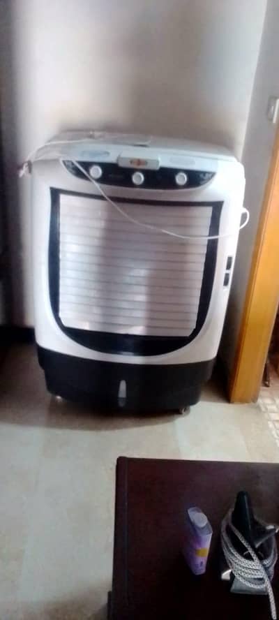 03339148842  used like brand new