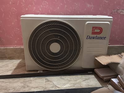 Dawlance 1 ton Ac sale urgent A1 condition