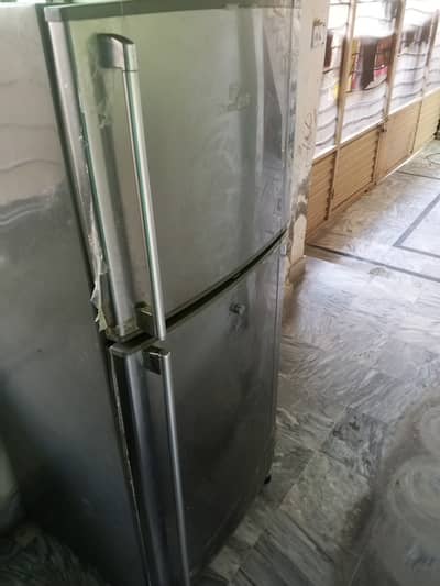 Slam i am salling refrigerator