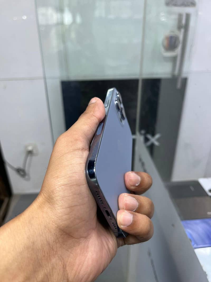 Iphone 13pro max 1